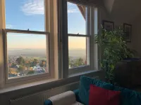 Spacious town house with great view Hoteles en Malvern