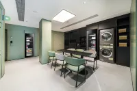 Hi Inn (Xiangyang Erqi Base Diamond Avenue)