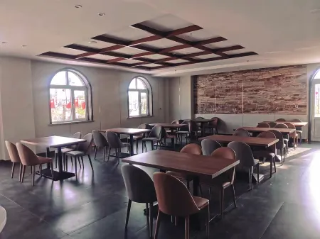 Yun Pan Hongmenkou Underground Great Wall Scenic Area Hotel Отели в г. Пяньгуань