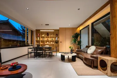Shangri-La Yuemengyaju Homestay