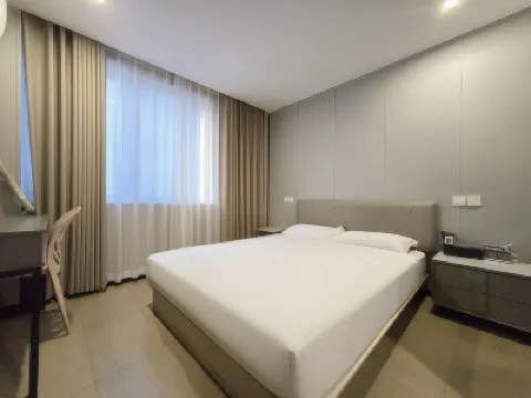 Taizhou Wenxin Hotel (Municipal Hospital) Hotels near Jiefangyijiangshandao Memorial Hall