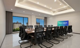 Kaifeng Wansui Mountain Great Song Martial Arts City Moshang Qingya Hotel