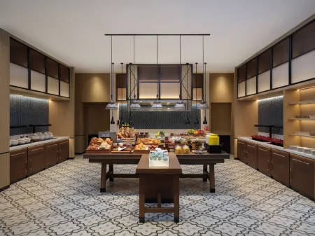 Four Points by Sheraton Xi'an Dayan Pagoda Отели рядом с достопримечательностью «Chang'an Square»