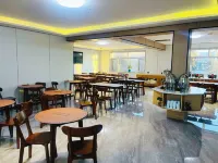 Xunke Unaji Birch Town Hotel