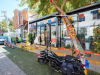 Kailash Youth Hostel Hoteles en Yining
