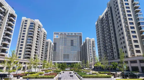 Lake Residence Scenic Resort Hotel
