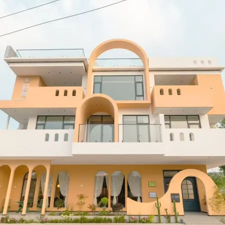 Weizhuanjiao Homestay (Yuntaishan Scenic Area)