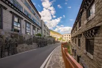 Minyoun Rezen Retreat Yading Daocheng