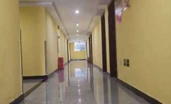 Guangzhou Huadu Hotel (Guangzhou North Railway Station Huacheng Road Subway Station)