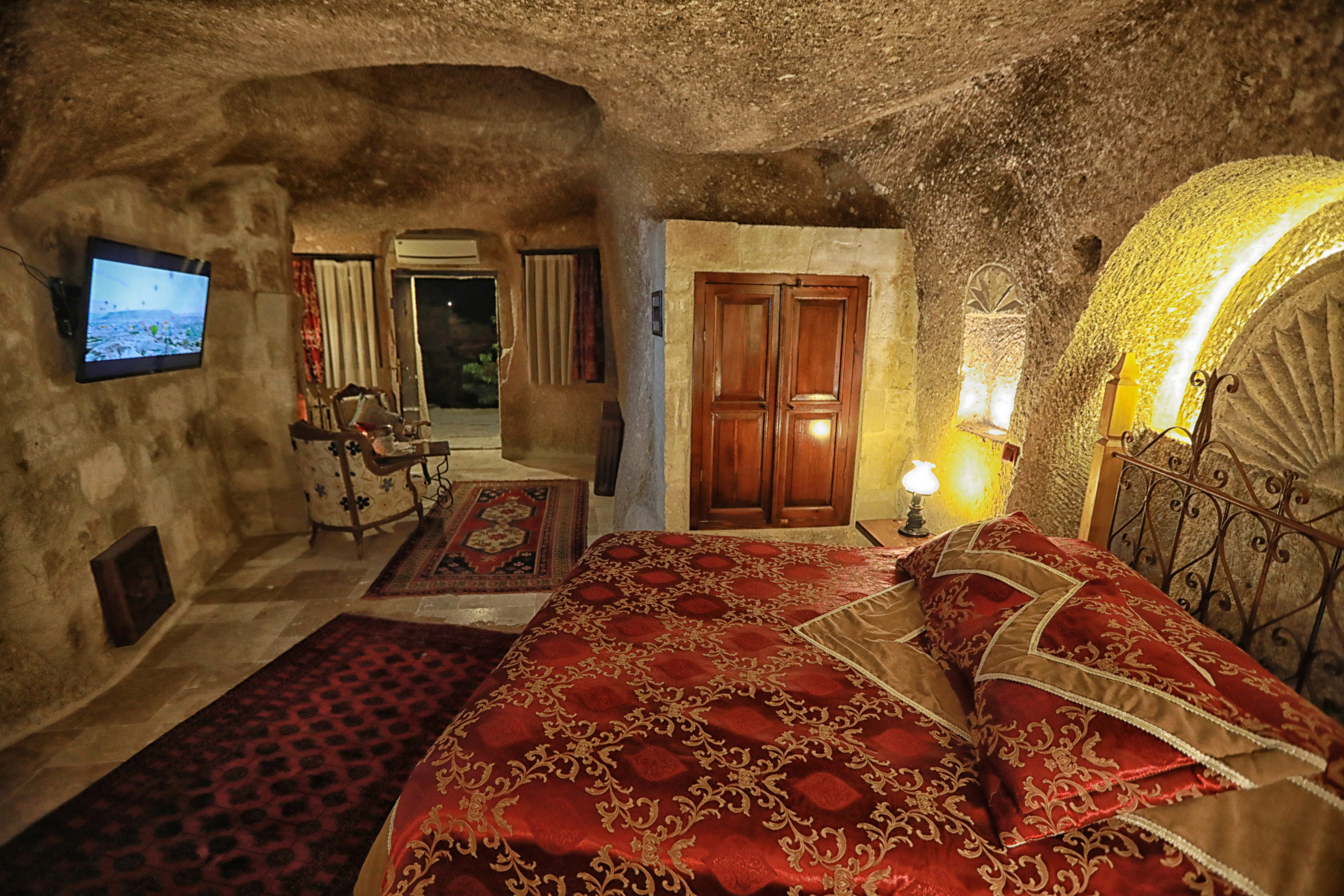 Traveller＇s Cave Hotel