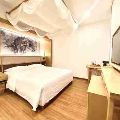 Chanyi Heilongtan Holiday Hotel Rooms