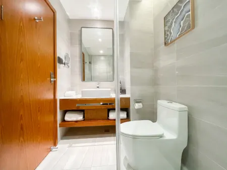 Yitel (Shanghai National Convention and Exhibition Center Qingpu Huaxin) Отели рядом с достопримечательностью «Tongji University (Jiading Campus)»