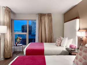 Auberge Vancouver Hotel