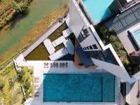 英德芸居度假酒店（英西峯林走廊店） 鄰近英西峯林洞天仙境-民俗文化街的酒店