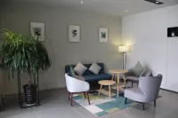 Homeinn Selected Hotel (Suining Central Avenue Wenxue North Road) فنادق في سوينينغ