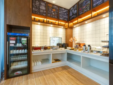 Chonpines Hotel (The Grand Canal CBD, Tongzhou, Beijing) Отели рядом с достопримечательностью «Суньчжуанский арт-квартал»