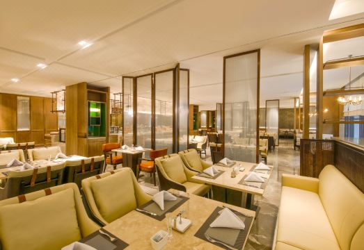 크라운 플라자 청두 우허우의 레스토랑 내부