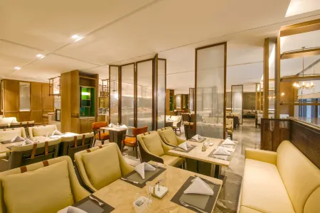 Crowne Plaza Chengdu Wuhou Отели рядом с достопримечательностью «Chengdu Wuhou Jinhuaqiao Residential District Jinfeng Community Cultural Center»