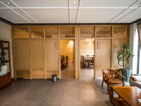 Yueyang Bamboo Mountain Residence