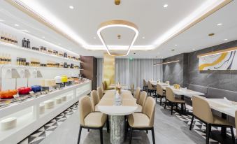 Homeinn Plus Hotel (Shanghai Pudong New Area Xinchang Metro Station Xinchang Guzhen)