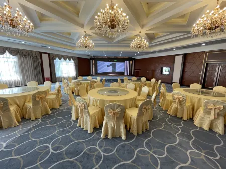 Vienna International Hotel (Aksu Airport Store)