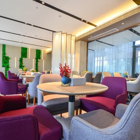 Lavande Hotel (Wuhan Guanggu Third Road) Отели рядом с достопримечательностью «Олимпийский спортивный центр провинции Хубэй-теннисный зал»