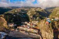 1905 Zino's Palace Hôtels à : Ponta do Sol