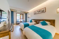 Jiuhuashan Jiushe Zizai Courtyard Homestay (On the Jiuhua Mountain Roushen Baodian) Hotels near Roushen Temple