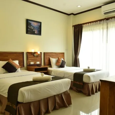 Khao Sok Nature Place Hotels in Phanom