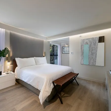 La Jolla Cove Suites