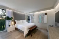 La Jolla Cove Suites