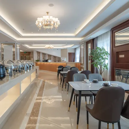 Vienna Classic Hotel (Jieyang Huilai Kuihe Avenue Longjiang)