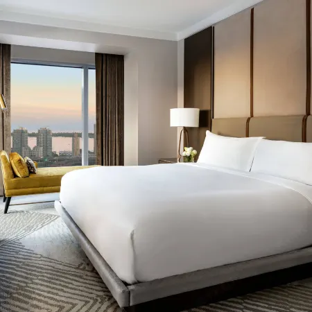 The Ritz-Carlton, Toronto