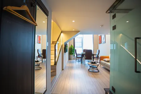 Three Hilton Home Hotels Отели рядом с достопримечательностью «Tongchuan Ancient City»