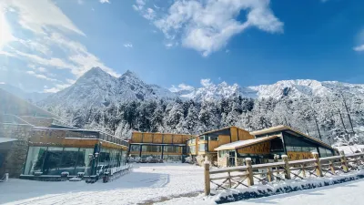 Hailuogou Jinshan Photography Theme Hotel