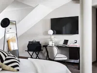 Holiday Inn Paris Palais de l'Elysee マリニー劇場周辺のホテル