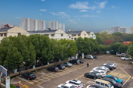 Yiwu Xingangdu Hotel (International Expo Center Business College Branch)