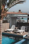 Square Hotel
