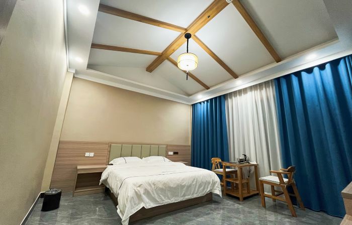 Xinxiang Qingyi Business Hotel