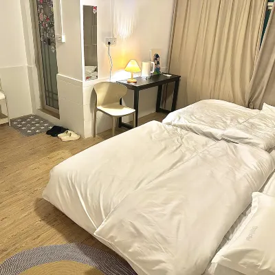 TheLivingRoom民宿 西中海岸周辺のホテル