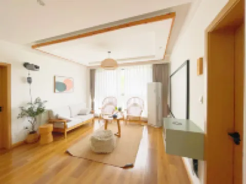 Dujiangyan Floating Spa Resort Villa