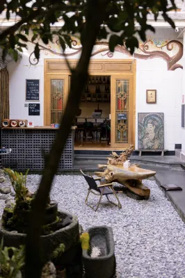 Lushang Youth Hostel