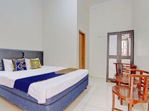 Spot on 92926 Guest House Cemara 1 Syariah