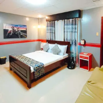 RedDoorz @ Hotel Dian Aparri