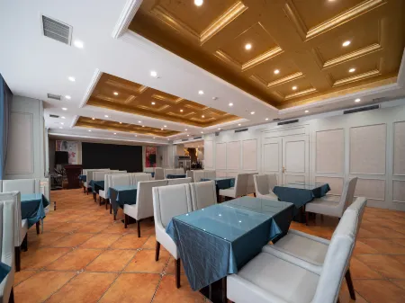 Vienna International Hotel (Wuhai Huochedongzhan) Отели в г. Ухай