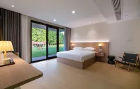 Taicang Jiangwai Resort (Changjiangkou Tourist Resort Area) - Pools
