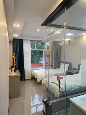 Zuocheng Hotel