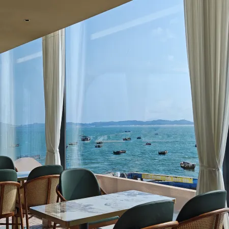 Dazzling·Yueqinhai Resort