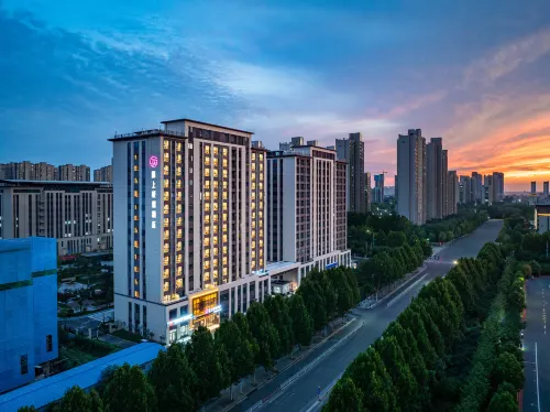 Moshang Qingju Hotel (Xuchang High-speed Railway East Station Central Hospital) Hotels in Xuchang