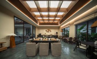 Mile Shede Private Hot Spring Hotel